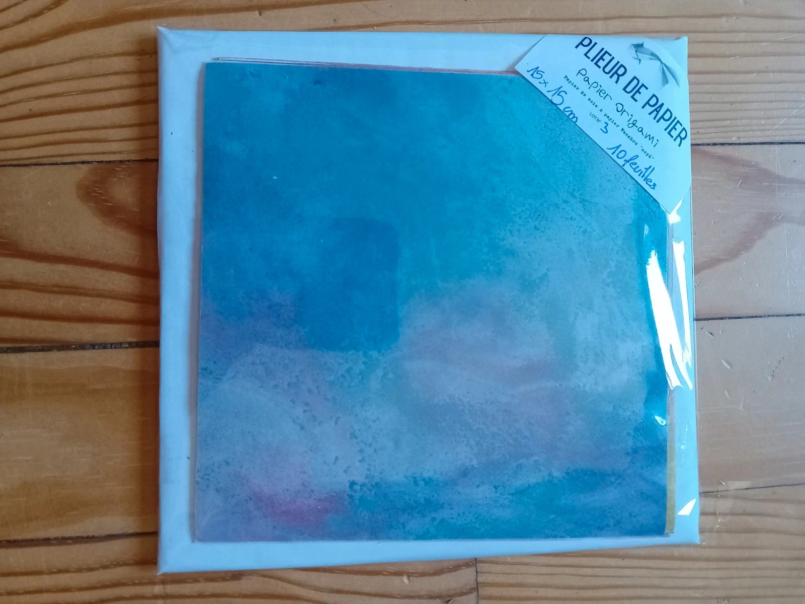 Papier double tissue "noyé